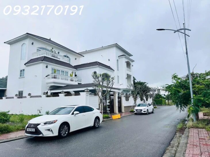 Đất ĐỐI DIỆN CÔNG VIÊN-giá rẻ nhất KĐT-Chỉ 23.5 triệu/m2-Sinh lời cao trong tương lai