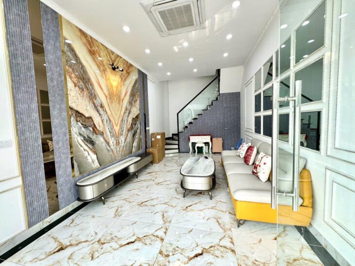 BÁN NHÀ VÕ THỊ SÁU – CÓ THANG MÁY – VF3 – 40M2 – 17.8 TỶ