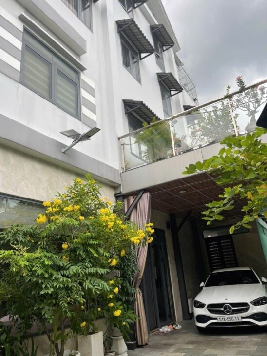 BÁN GẤPBIỆT THỰ XANH GIỮA LÒNG THÀNH PHỐ-GARA XE HƠI – CÔNG VIÊN TRƯỚC NHÀ – 4 TẦNG – 146M2 (8❌18)