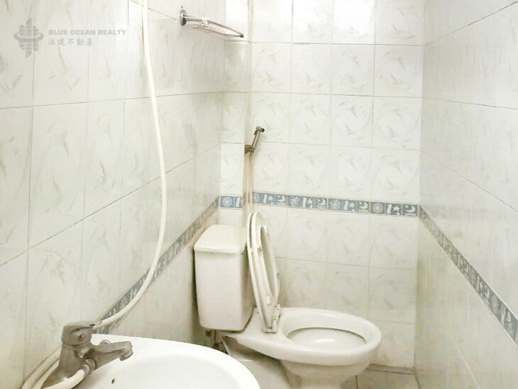 Cần tiền bán nhà 44m² x 4 tầng chắc chắn, mặt tiền 3.7m Lạc Long Quân, phường Nghĩa Đô, Cầu Giấy,