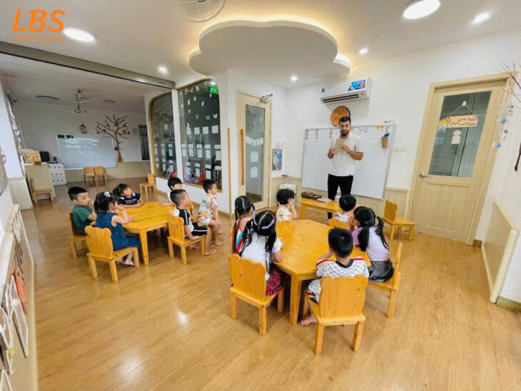 Bán nhà MTKD HIẾM ngang 9M 180m2 Nguyễn Văn Lượng 3 tầng gần KDC Cityland chỉ 31.5 tỷ.