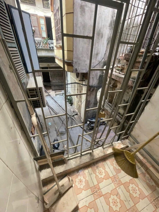 Bán Nhà Tâp Thể Ngõ 181 Nguyễn Trãi – 60m – 3 Ngủ – Giá 2,5 Tỷ