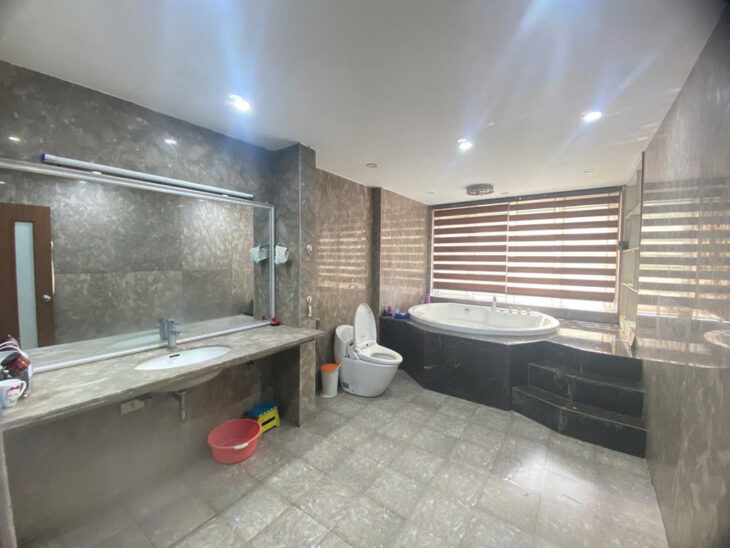 [GẤP] Bán nhanh BT bán đảo Linh Đàm view hồ lộng gió 200 m2 sổ đỏ giá rẻ 46 tỷ