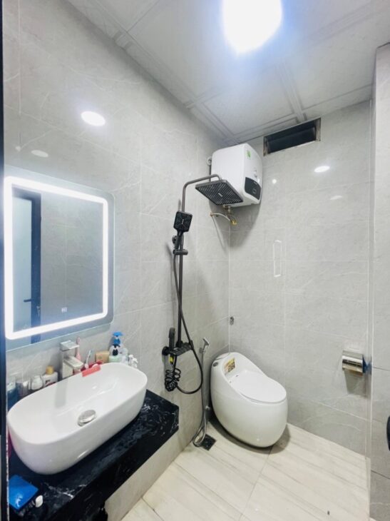 BÁN NHÀ KIM GIANG, THANH TRÌ, Ô TÔ ĐỖ CỔNG, GẦN PHỐ, MỚI ĐẸP Ở NGAY, SD 37M2, 7.4TỶ(CTL)