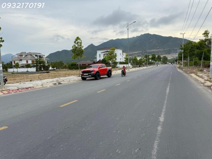 Đất ĐỐI DIỆN CÔNG VIÊN-giá rẻ nhất KĐT-Chỉ 23.5 triệu/m2-Sinh lời cao trong tương lai