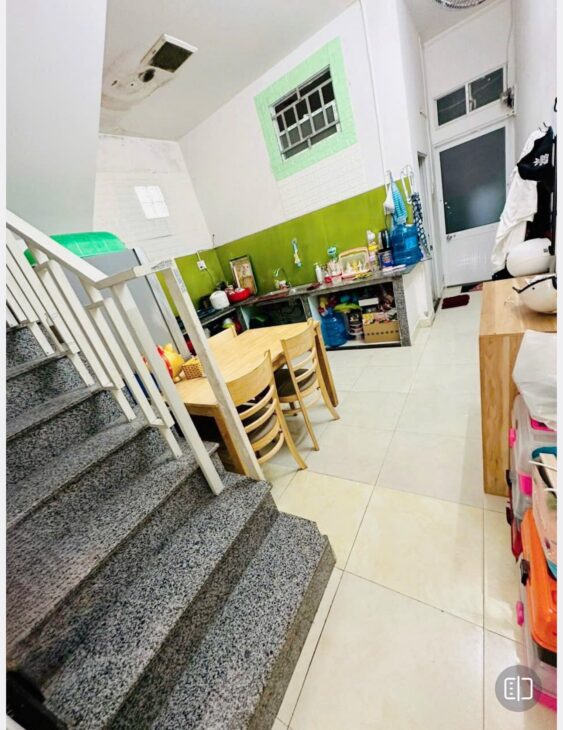 BÁN NHÀ 2 TẦNG TTTP HẺM HỒNG BÀNG PHƯỚC TIẾN NHA TRANG