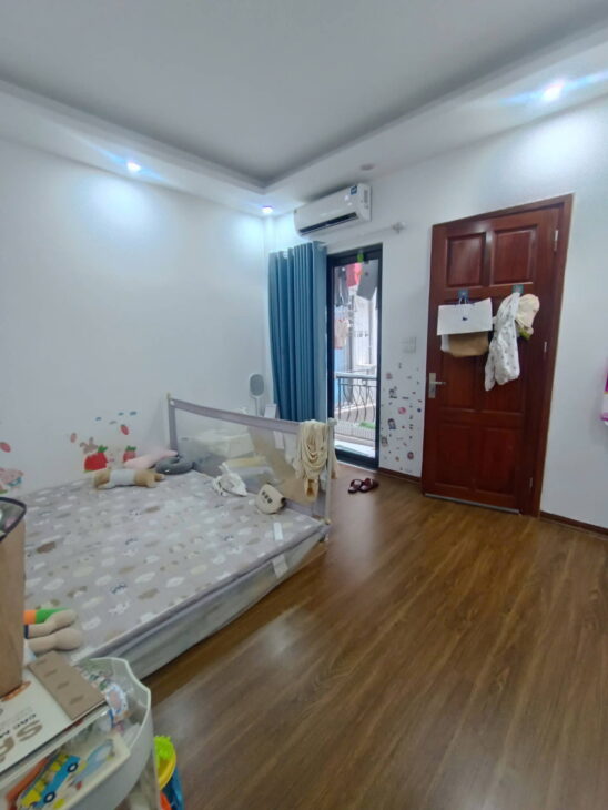 Chính chủ bán gấp nhà mới, ô tô sát, Ngõ 1 Bùi Xương Trạch. DT: 43m2 – 5 tầng. 7,65 tỷ.