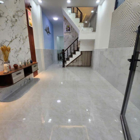 Bán nhà mặt tiền 3 tầng đúc kiên cố đường nhựa tại Mễ Cốc, 4,58 tỷ, 44m2, 4PN, 3WC cực chất