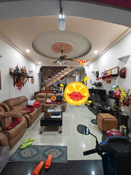 Bán nhà mặt phố Q.9, 77m², 7.4 tỷ, 3PN, sổ hồng