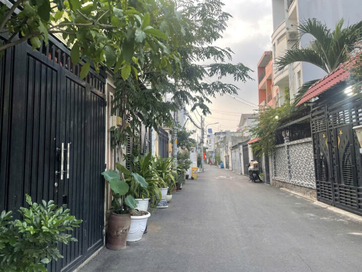 HÀNG XÓM VẠN PHÚC CITY – 4 TẦNG HOÀN CÔNG – HẺM XE TẢI – GIÁ CHỈ 8.5 TỶ