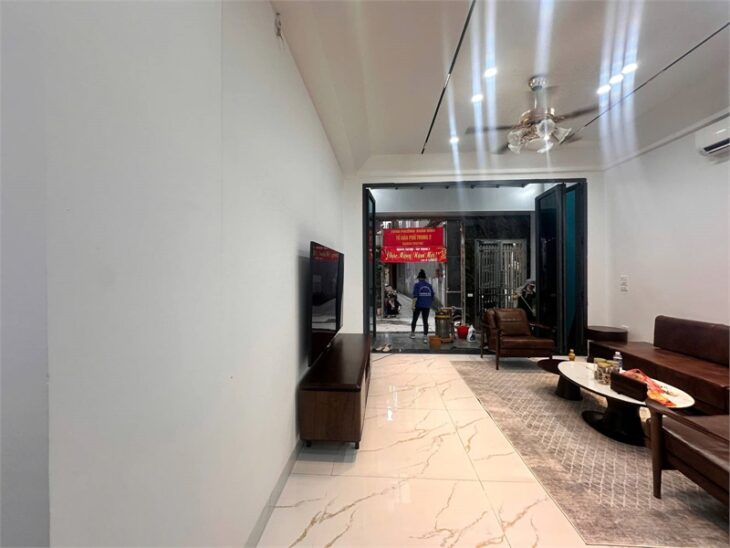 Bán Nhà Ngõ 205 Xuân Đỉnh – Ô tô Đỗ Cửa – 70m² x 4Tầng – MT 4.7m – Thang Máy – 21 Tỷ