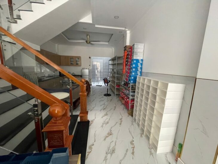 Bán nhà 3 Tầng MẶT TIỀN kinh doanh Hai Bà Trưng khu vực kinh doanh sầm uất