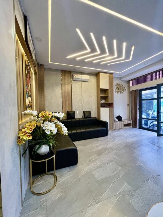 BÁN NHÀ KHU VIP PHAN XÍCH LONG- LÔ GÓC- NHÀ MỚI ĐẸP- PHONG CÁCH HIỆN ĐẠI