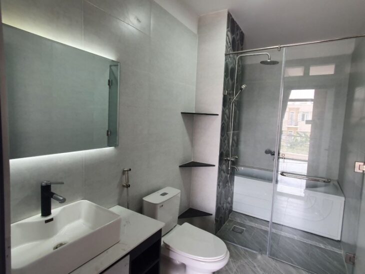 Bán nhà 82m², 3 tầng, 5PN, 5WC, Q.9, 7.15 tỷ, sổ hồng