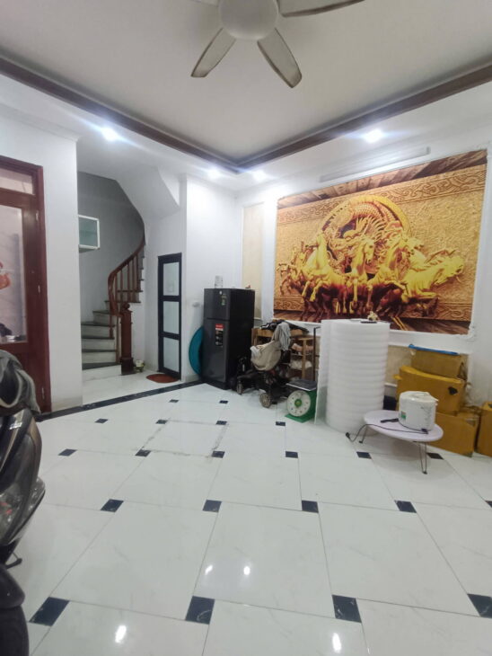 Chính chủ bán gấp nhà mới, ô tô sát, Ngõ 1 Bùi Xương Trạch. DT: 43m2 – 5 tầng. 7,65 tỷ.