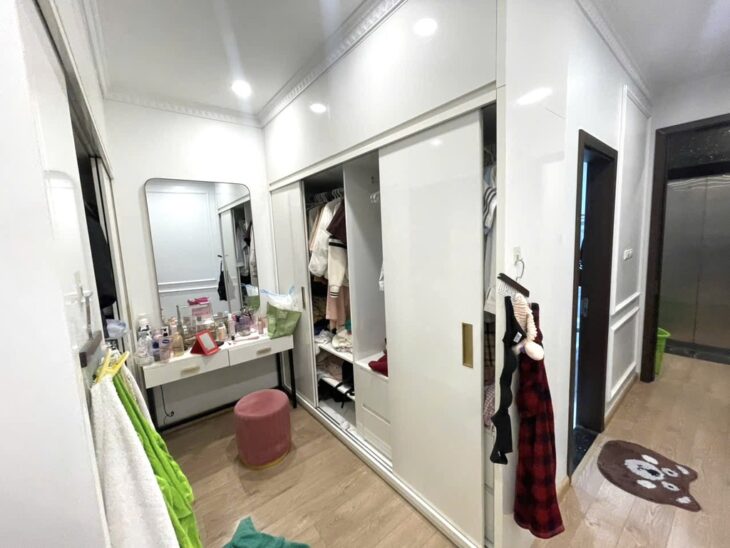 BÁN NHÀ PHÂN LÔ TRẦN ĐẠI NGHĨA – 6 TẦNG THANG MÁY – Ô TÔ ĐỖ CỬA – GIÁ 13 TỶ