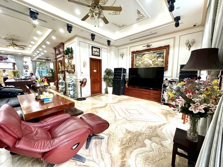 BT21- ???? BIỆT THỰ 2 MẶT TIỀN ĐẲNG CẤP DOANH NHÂN – NỘI THẤT GỖ ĐỎ – THANG MÁY & HỒ BƠI NƯỚC BIỂN –