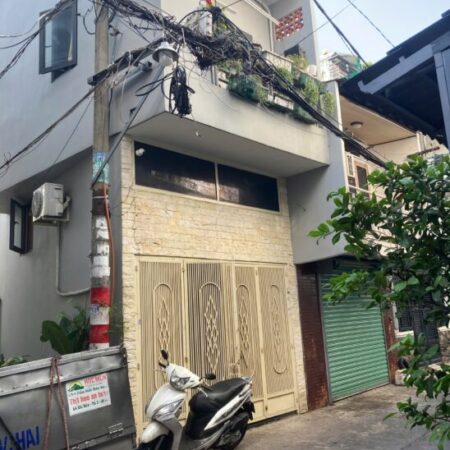 Bán nhà CMT8, Tân Bình, gần CV Lê Thị Riêng, 28m2, 1 trệt 1 lửng 1 lầu , nhỉnh 4 tỷ.