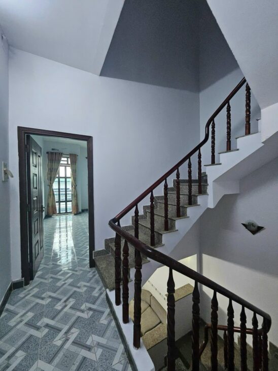 Bán gấp nhà Quận 8, 3 tầng, hẻm an ninh – chỉ hơn 5 tỷ