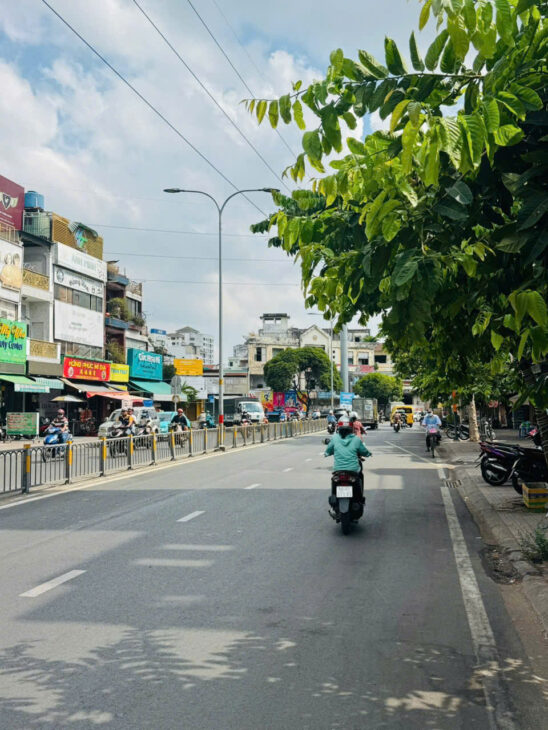 BÁN NHÀ GÓC 2 MẶT TIỀN ĐƯỜNG MINH PHỤNG, QUẬN 11 – GẦN CÔNG VIÊN ĐẦM SEN