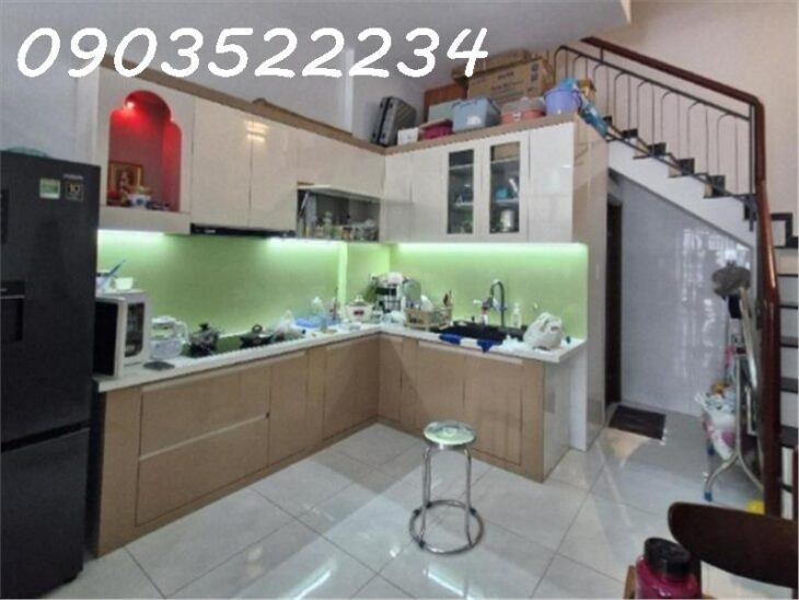 Bán gấp nhà mặt phố Võ Văn Hát, 5,1 tỷ, 50 m2, 4PN, 3WC, hướng Tây Nam