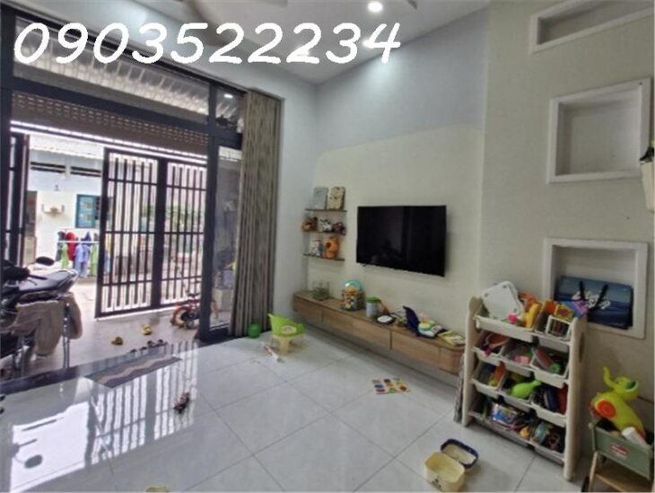 Bán gấp nhà mặt phố Võ Văn Hát, 5,1 tỷ, 50 m2, 4PN, 3WC, hướng Tây Nam