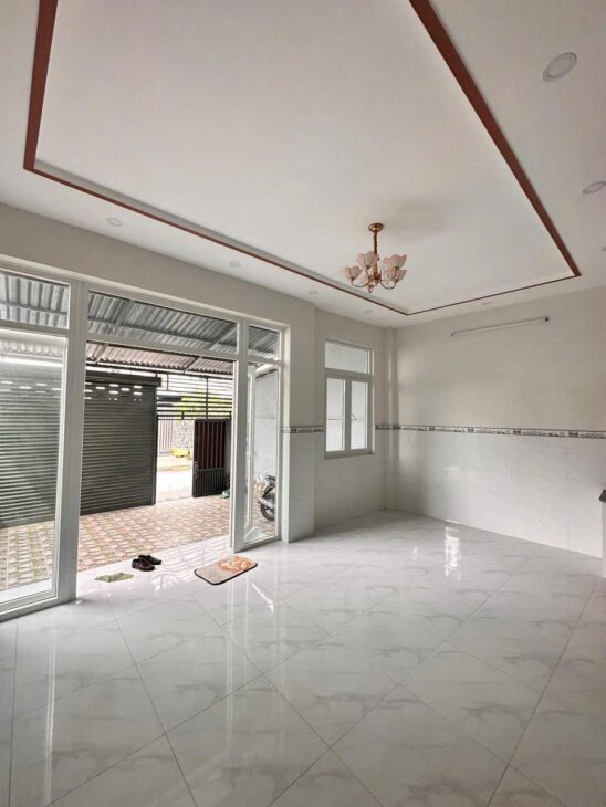 Mặt tiền buôn bán tốt, nhà mới xây hoàn công đủ, thương lượng mạnh TL29