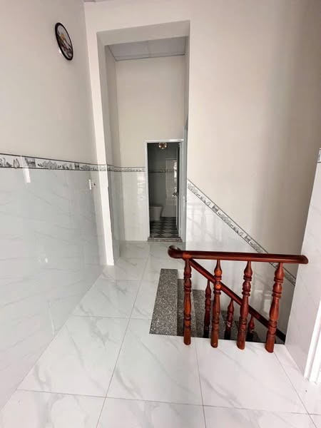 Mặt tiền buôn bán tốt, nhà mới xây hoàn công đủ, thương lượng mạnh TL29