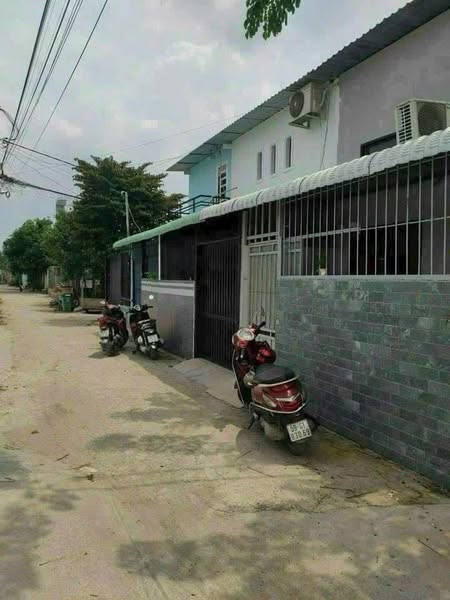 Bán Nhà nhỏ xinh TX43 giá 800tr sổ chung, đường trước nhà 5m