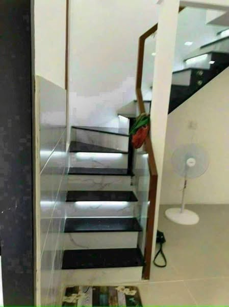 Bán Nhà nhỏ xinh TX43 giá 800tr sổ chung, đường trước nhà 5m