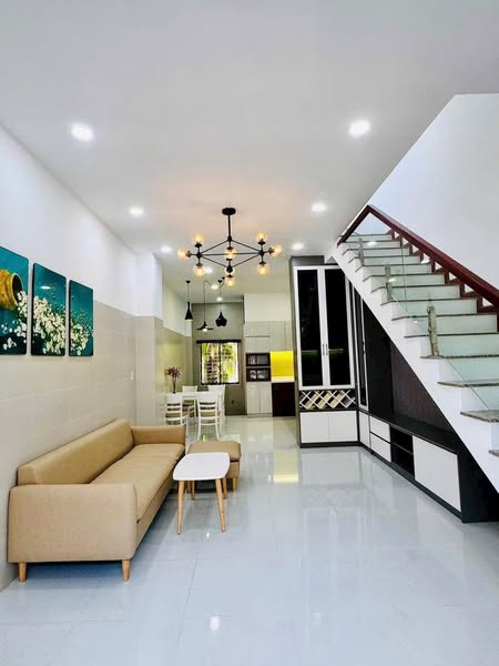 Gần chợ Vườn Lài ngã tư ga hẻm ô tô nhà ngon vào ở ngay nhìn là thích