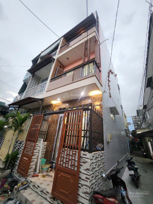 Bán nhà mặt tiền 3 tầng đúc kiên cố đường nhựa tại Mễ Cốc, 4,58 tỷ, 44m2, 4PN, 3WC cực chất