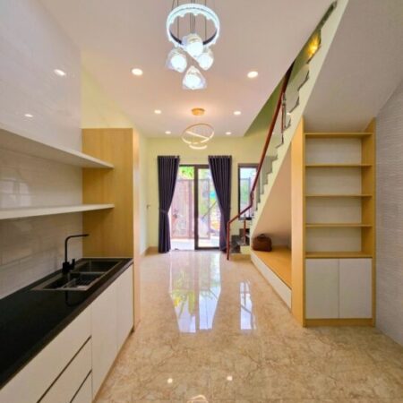 Bán nhà 66m2, 3 tầng, 4PN, 3WC, Q.9, 5,05 tỷ, sổ hồng