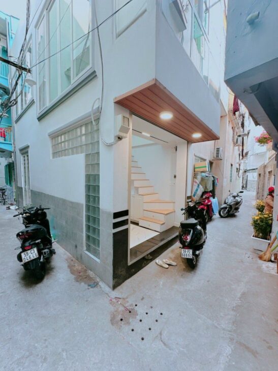 NHÀ ĐIỆN BIÊN PHỦ MỚI ĐẸP – 3 TẦNG – 2 PN – LÔ GÓC THÔNG THOÁNG – CÁCH HẺM XE HƠI 20M – GIÁ CHỈ 3.8