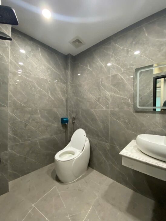 NHÀ ĐẸP ĐÀM QUANG TRUNG – LONG BIÊN – 6 TẦNG – GẦN AEON – GIÁ HỢP LÝ