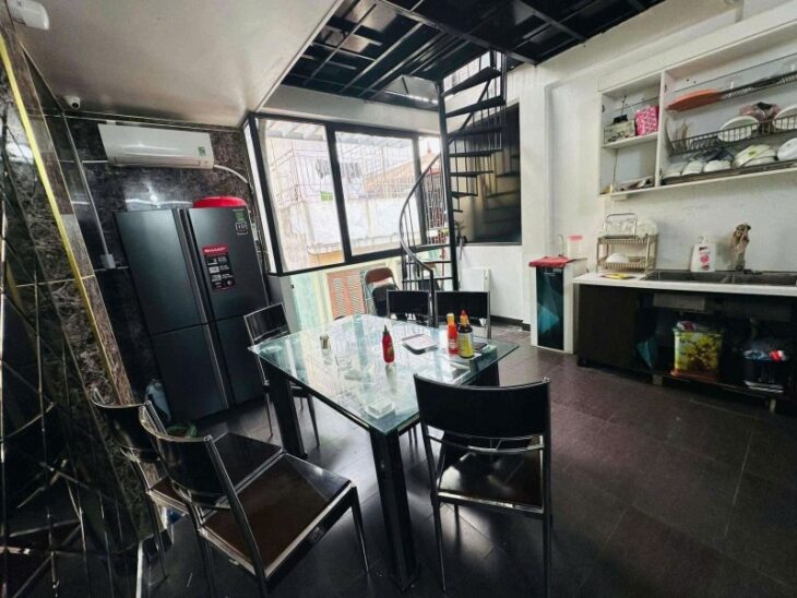 Bán nhà 7 tầng thang máy oto vào nhà, nội thất đẳng cấp, giá chỉ 18 tỷ!