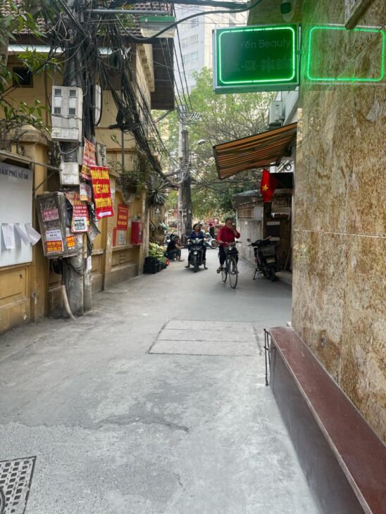 BÁN NHÀ DÒNG TIỀN TRUNG KÍNH – CẦU GIẤY – 42M² x 4 TẦNG – 7 PHÒNG KHÉP KÍN – DOANH THU 30TR/THÁNG