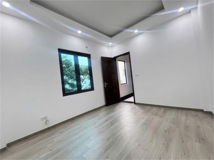 VÌ NHU CẦU KINH TẾ NÊN EM MUỐN BÁN GẤP NHÀ Ở PHỐ LĨNH NAM,HOÀNG MAI ,HÀ NỘI. 9 TỈ CÓ THỂ THƯƠNG