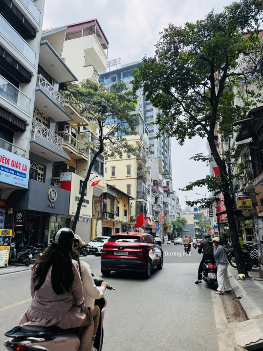 Bán nhà mặt phố tại trung tâm Quận Cầu Giấy 110m2 Vỉa hè kinh doanh đa dạng ngành nghề