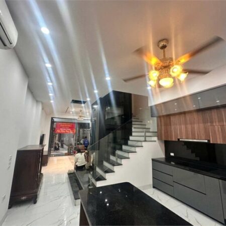 Bán Nhà Ngõ 205 Xuân Đỉnh – Ô tô Đỗ Cửa – 70m² x 4Tầng – MT 4.7m – Thang Máy – 21 Tỷ