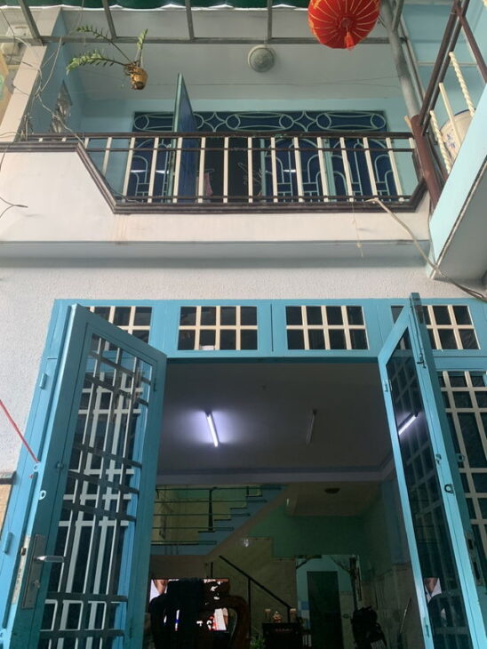 Nhà Mới 3Tầng Cách mặt Tiền 15M Hẻm Thẳng Xe Hơi Sổ Vuông 83m2 Gía 6,5 Tỷ Thương Lượng