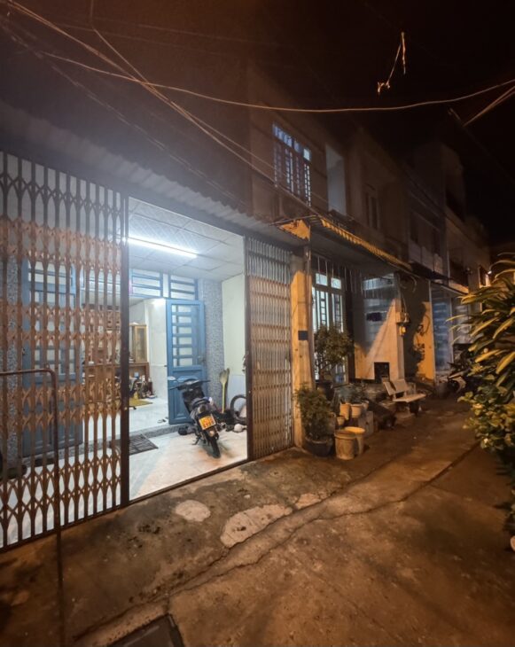BÁN NHÀ AN DƯƠNG VƯƠNG, 4.5M X12.5M, HƠN 3 TỶ, HẺM XE HƠI ĐẬU CỬA