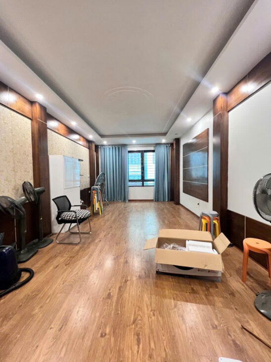 TRUNG KÍNH – Ô TÔ KINH DOANH – THANG MÁY – 46m2 7 tầng mặt tiền 4.1m Giá 22 tỷ