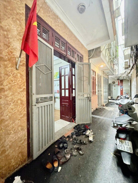 BÁN NHÀ KIM GIANG – GẦN PHỐ – Diện tích 38m2 4 tầng mặt tiền 3.7m Giá 7.9 tỷ