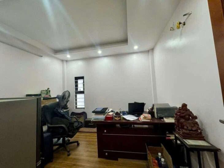 LÔ GÓC YÊN HOÀ – GẦN PHỐ DT 30m2 5 tầng mặt tiền 4m Giá 6.95 tỷ