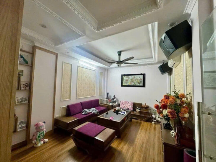 LÔ GÓC YÊN HOÀ – GẦN PHỐ DT 30m2 5 tầng mặt tiền 4m Giá 6.95 tỷ
