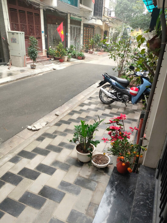 Bán nhà phân lô Hoàng Quốc Việt, ô tô vòng quanh, vỉa hè 44m, 5 tầng, giá 15,3 tỷ