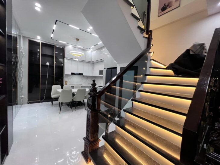 BÁN NHÀ LÊ TRỌNG TẤN THANH XUÂN Ô TÔ ĐỖ CỬA 4 TẦNG NHÀ MỚI ĐẸP FUL NỘI THẤT 45M 13 TỶ
