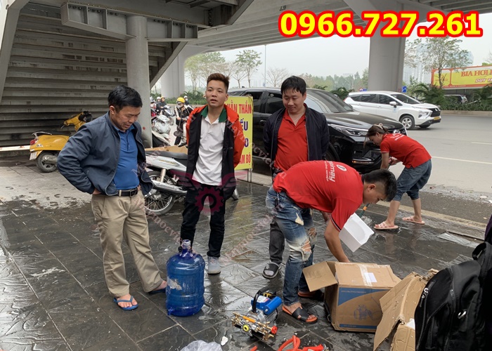 Máy phun thuốc , xịt rửa xe, xịt rửa điều hòa xách tay chạy điện có điều khiển từ xa