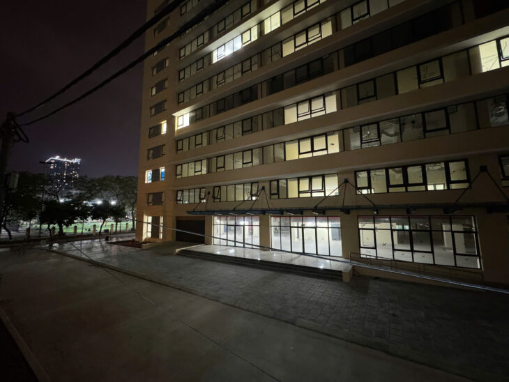 Bán nhà phân lô phố Xuân Thủy, 43m 6 tầng, nhà mới, ô tô, giá 15,1 tỷ